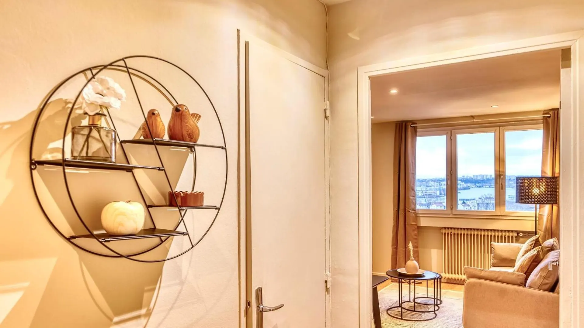 Le Panoramique - Grand T2 Metro B Oullins Apartman 0*,  Franciaország