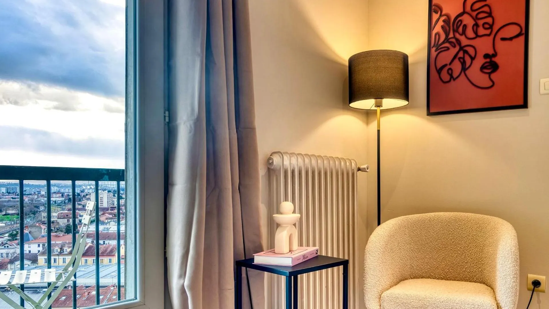 Le Panoramique - Grand T2 Metro B Oullins Apartman